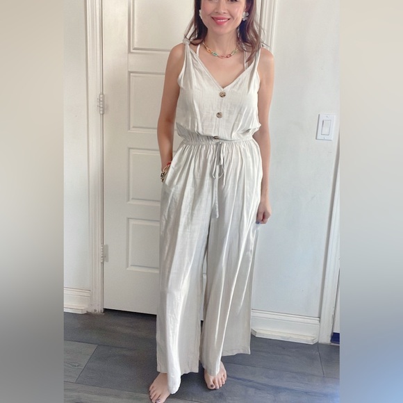 069 Solid Button Detail Wide Leg Casual Jumpsuit - Picture 3 of 9